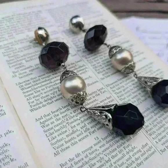 Vintage large statement earrings black glass beads - Picture 4 of 8